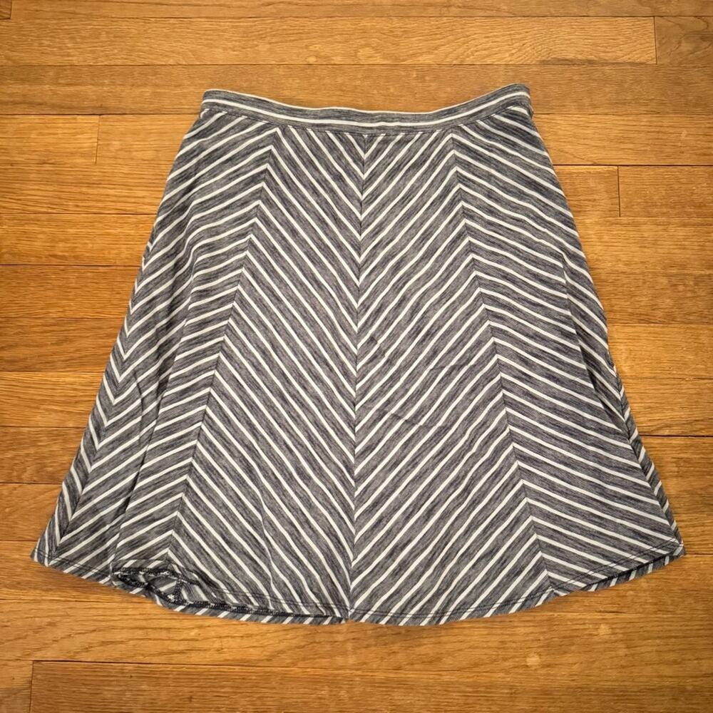 Talbots gray blue stripe knee length a-line skirt size small petite SP
b42